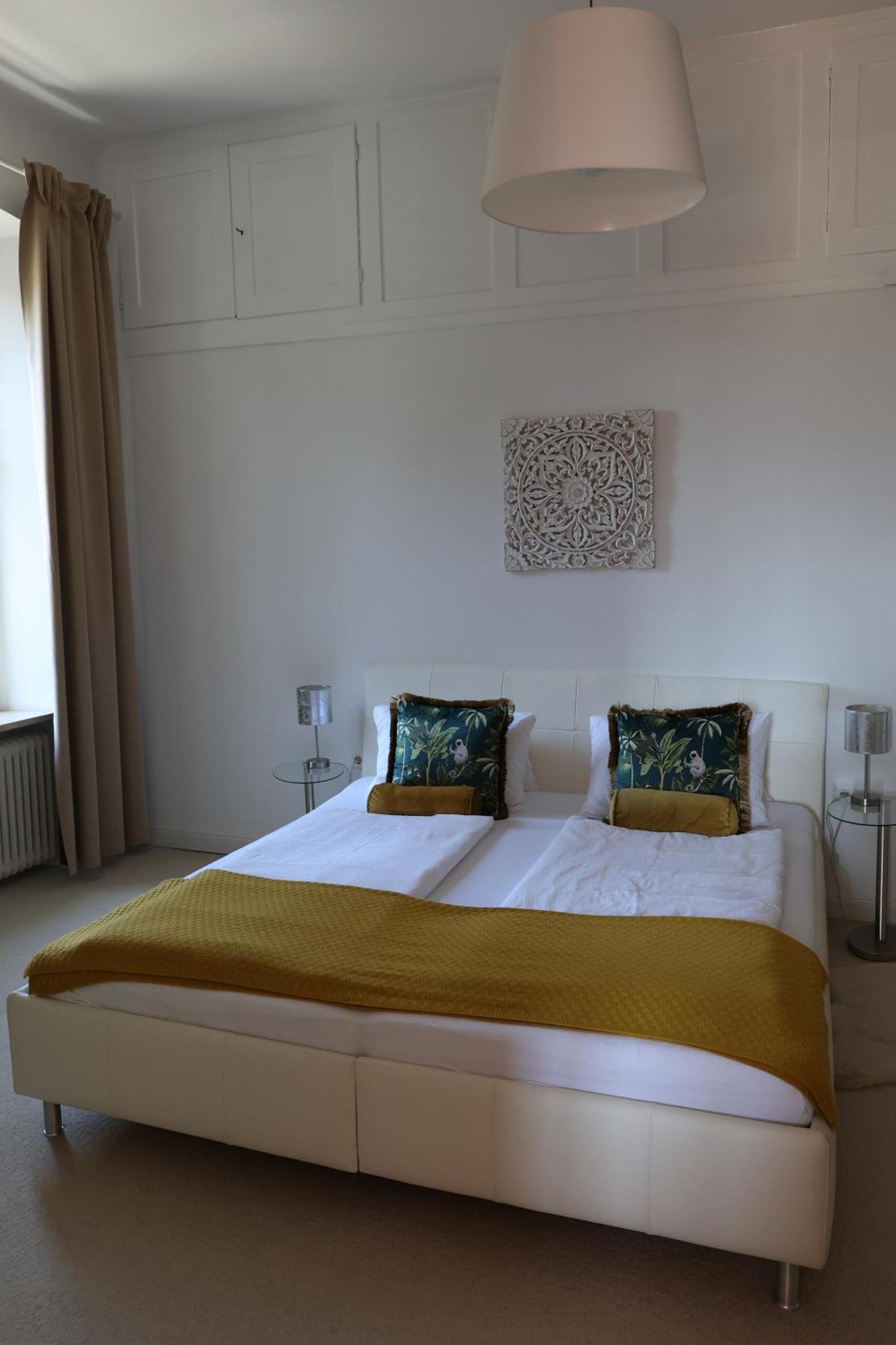 Adrienne Velden am Woerthersee